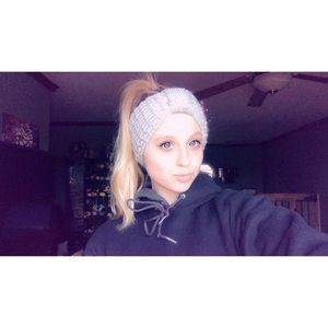 Meet your Posher, Jenelle